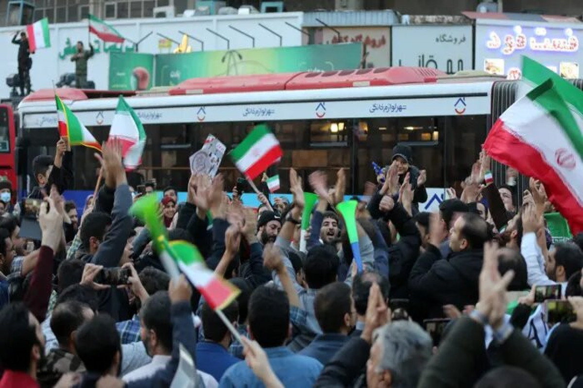 В Иране полицейские застрелили болельщика за празднование проигрыша сборной