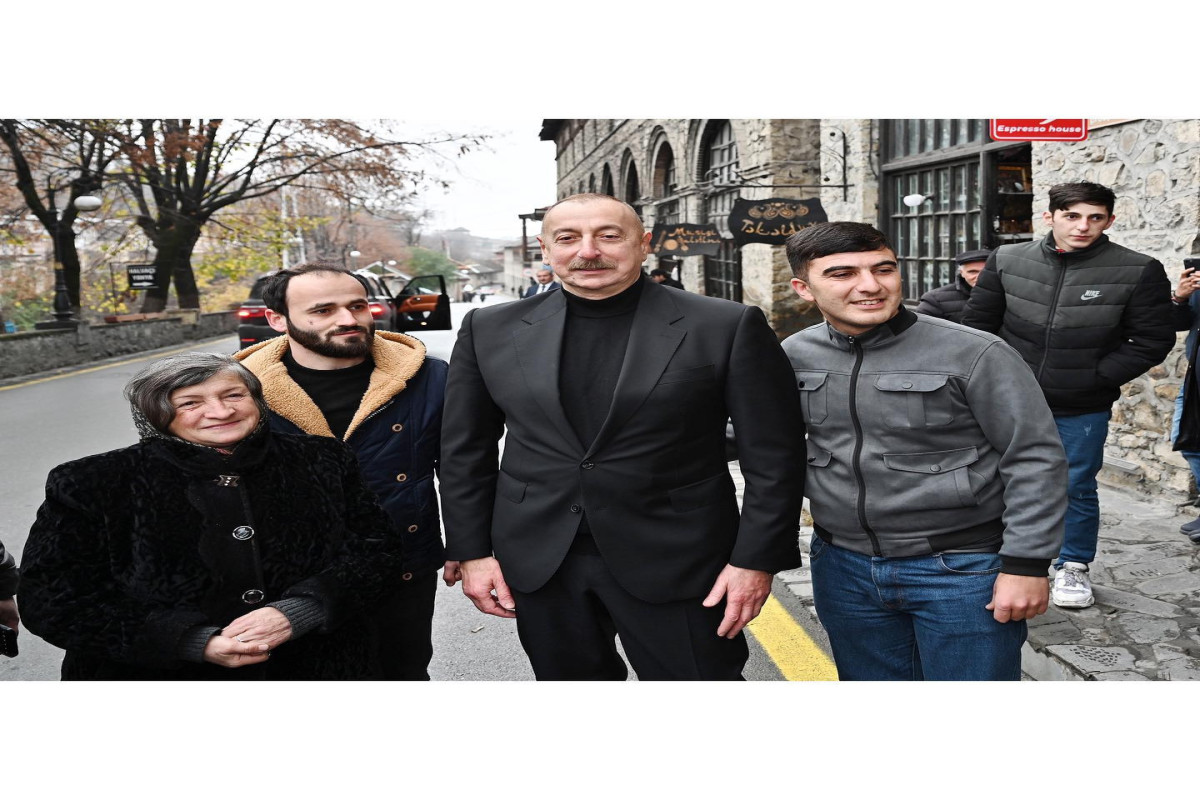 Ильхам Алиев и первая леди встретились с жителями Шеки-ФОТО 