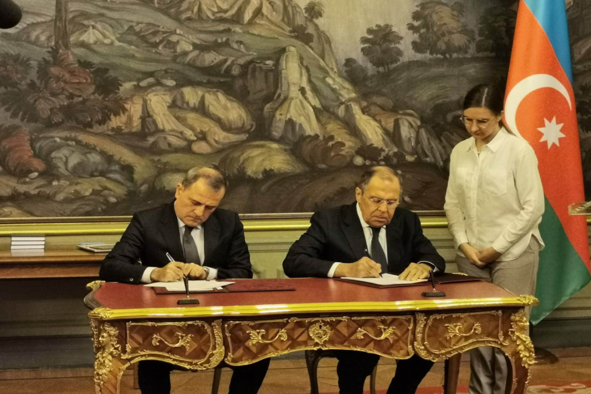 Главы МИД Азербайджана и России подписали План консультаций