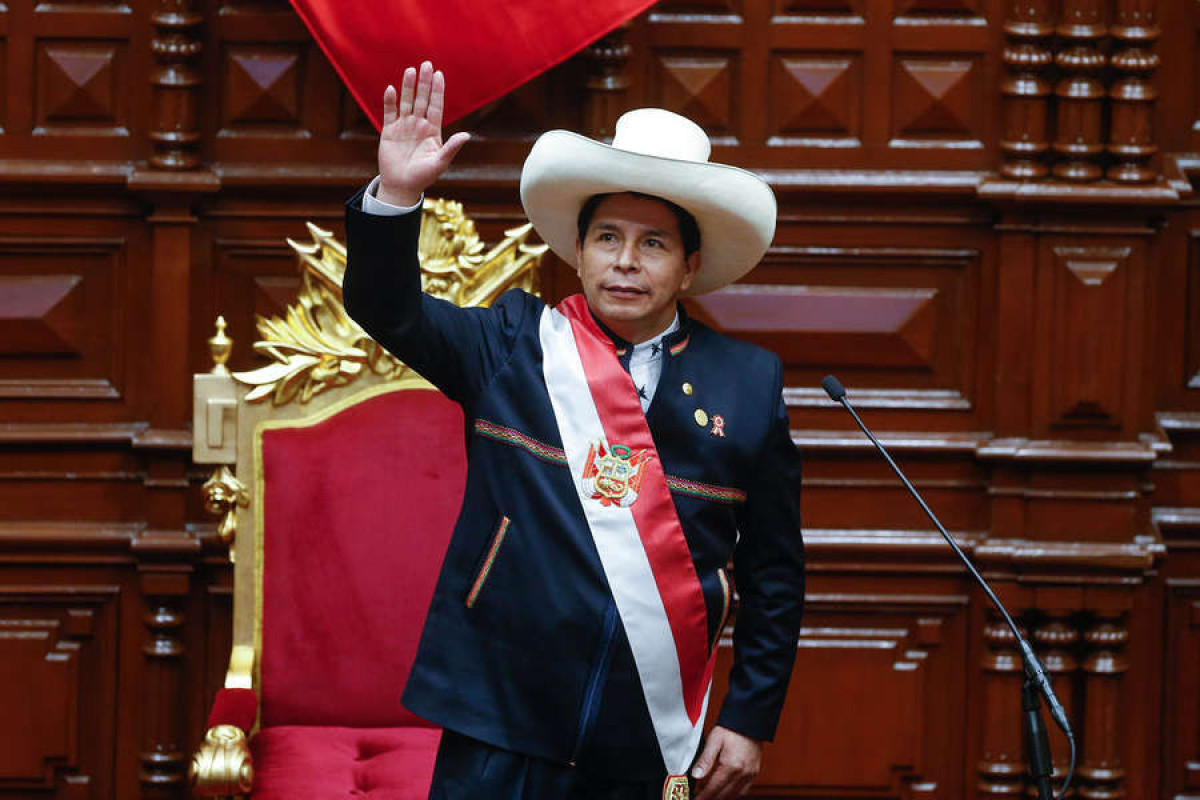 Президент Перу Кастильо задержан полицией - он обвиняется в попытке госпереворота