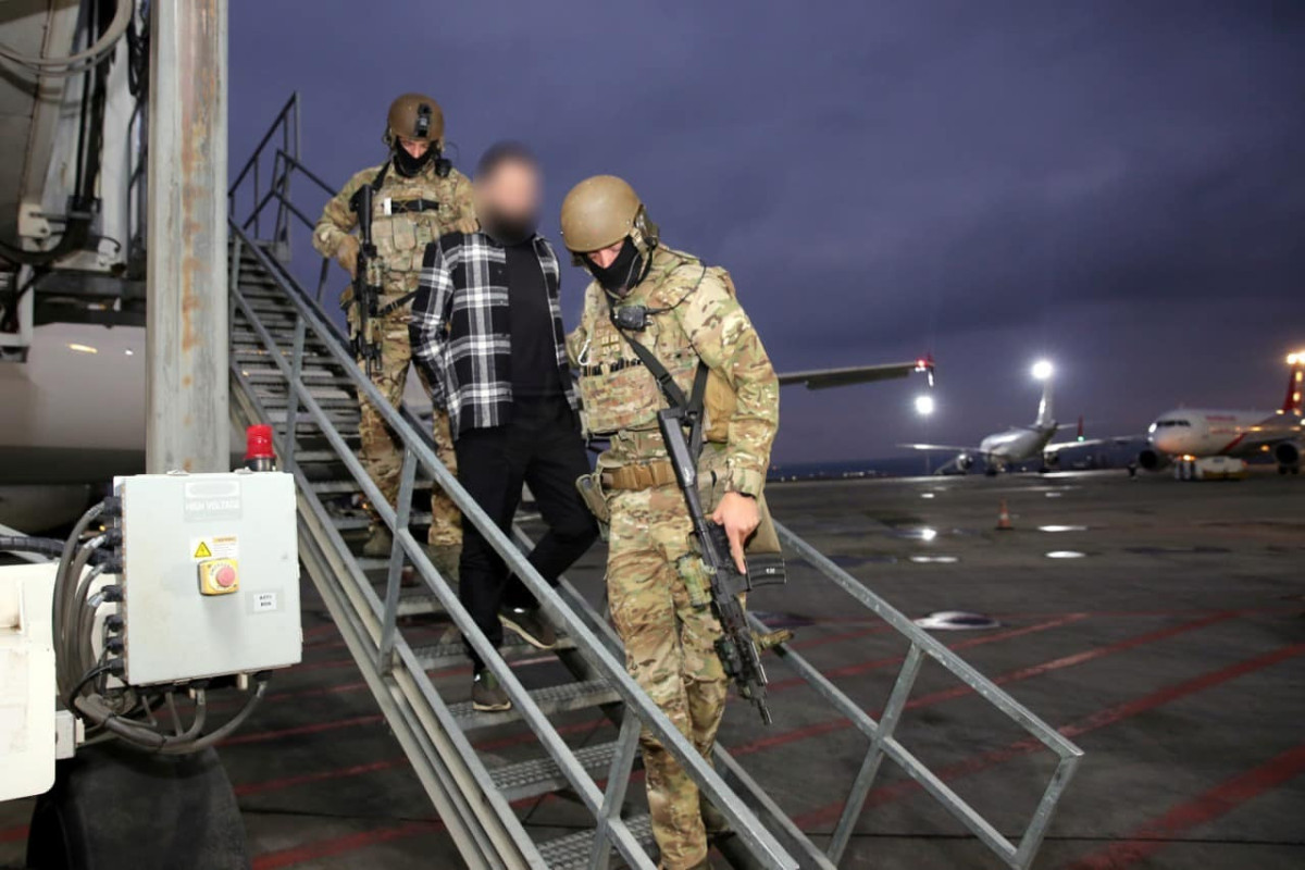 В аэропорту Тбилиси задержан «Эмир Иса» — один из лидеров ИГИЛ-ФОТО 