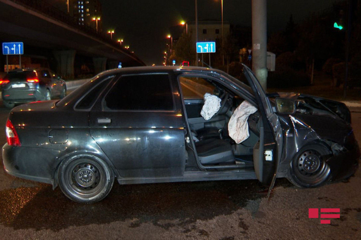 В ДТП в Баку пострадали 2 человека-ФОТО 