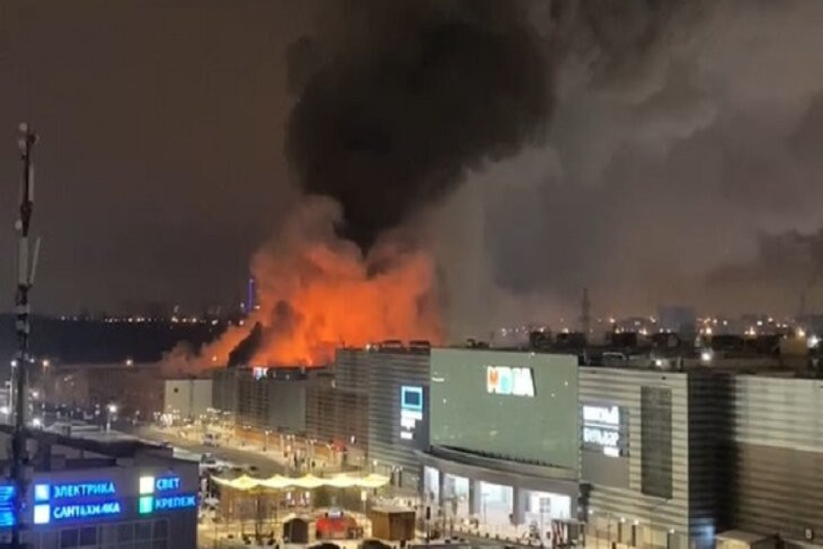 В Подмосковье сгорел дотла торговый центр, есть погибший -ВИДЕО 