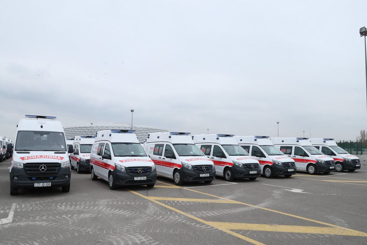 Президенту Азербайджана представили новую технику спецназначения и автомобили скорой помощи -ФОТО 