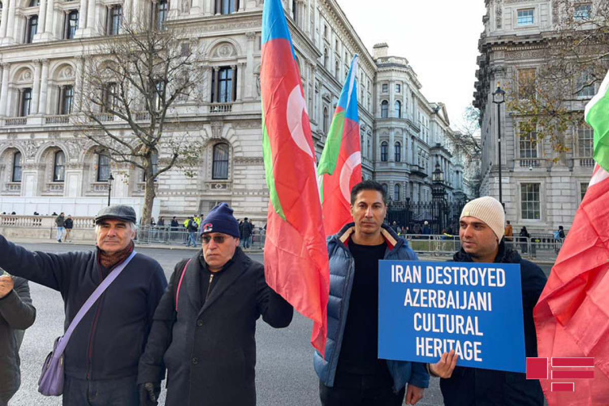 В Лондоне прошла акция в поддержку южных азербайджанцев-ВИДЕО 