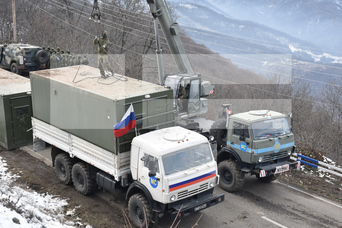 Российские миротворцы преградили путь участникам акции на Лачинской дороге установленными казармами -ВИДЕО -ФОТО -ОБНОВЛЕНО 
