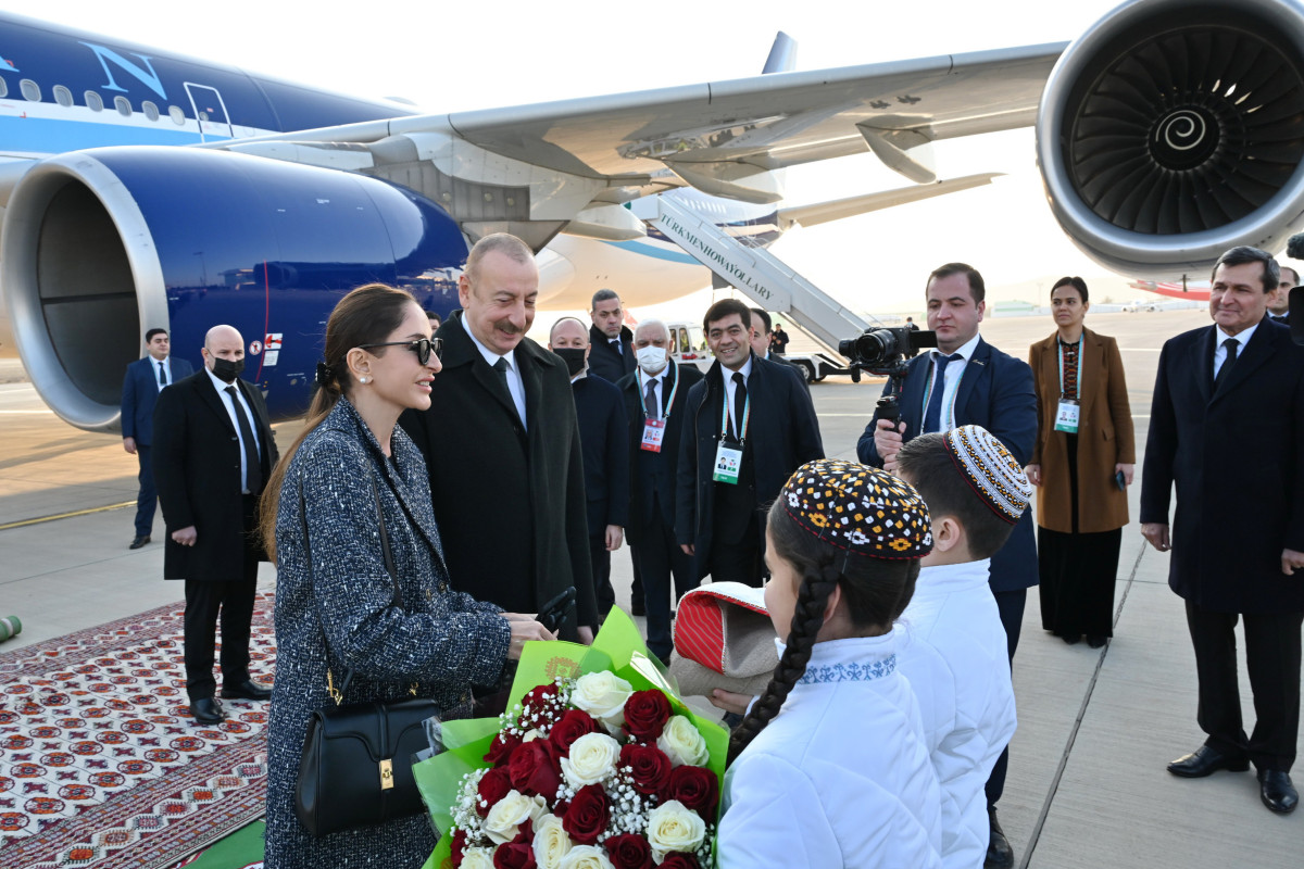 Президент Ильхам Алиев прибыл с рабочим визитом в Туркменистан-ФОТО 