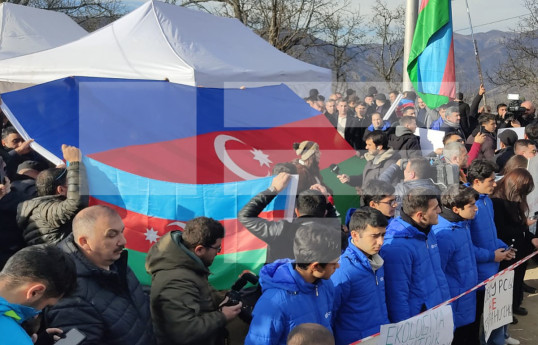 Растет число участников акции на Лачинской дороге