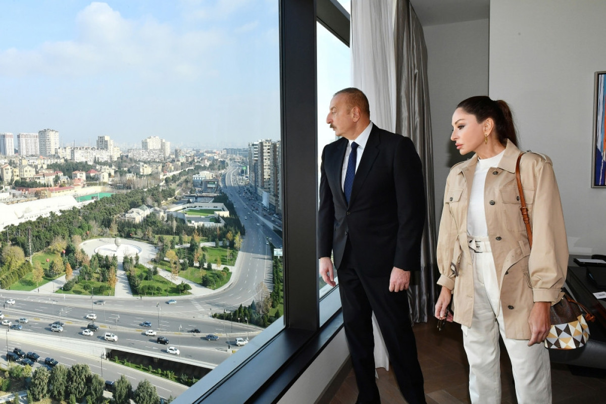 Президент Азербайджана и первая леди приняли участие в открытии отеля The Ritz-Carlton Baku -ФОТО 