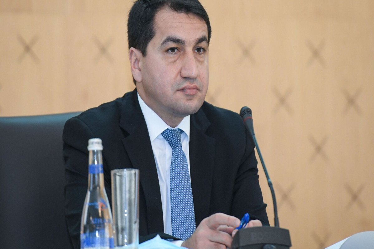 Хикмет Гаджиев обсудил с советником Байдена мирные переговоры с Арменией