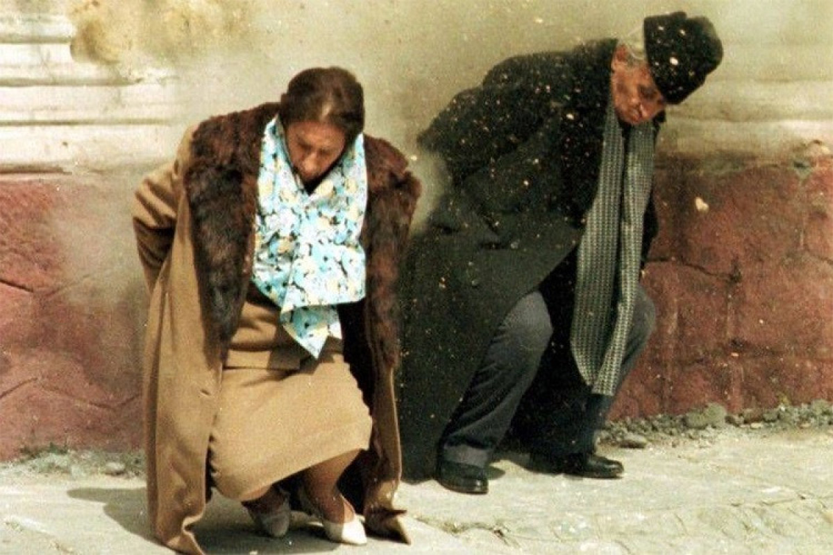 Момент расстрела Чаушеску и его жены