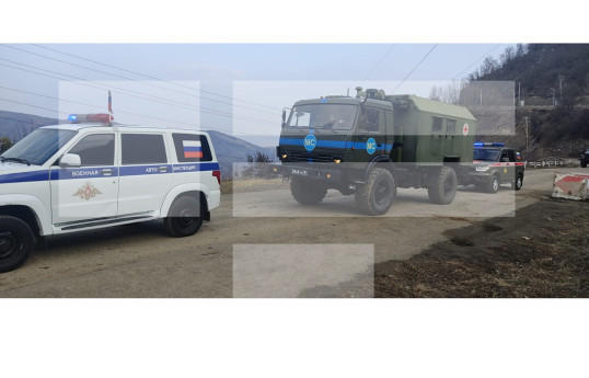 Автомобили обеспечения РМС вновь беспрепятственно проехали через место проведения акции на дороге Ханкенди-Лачин