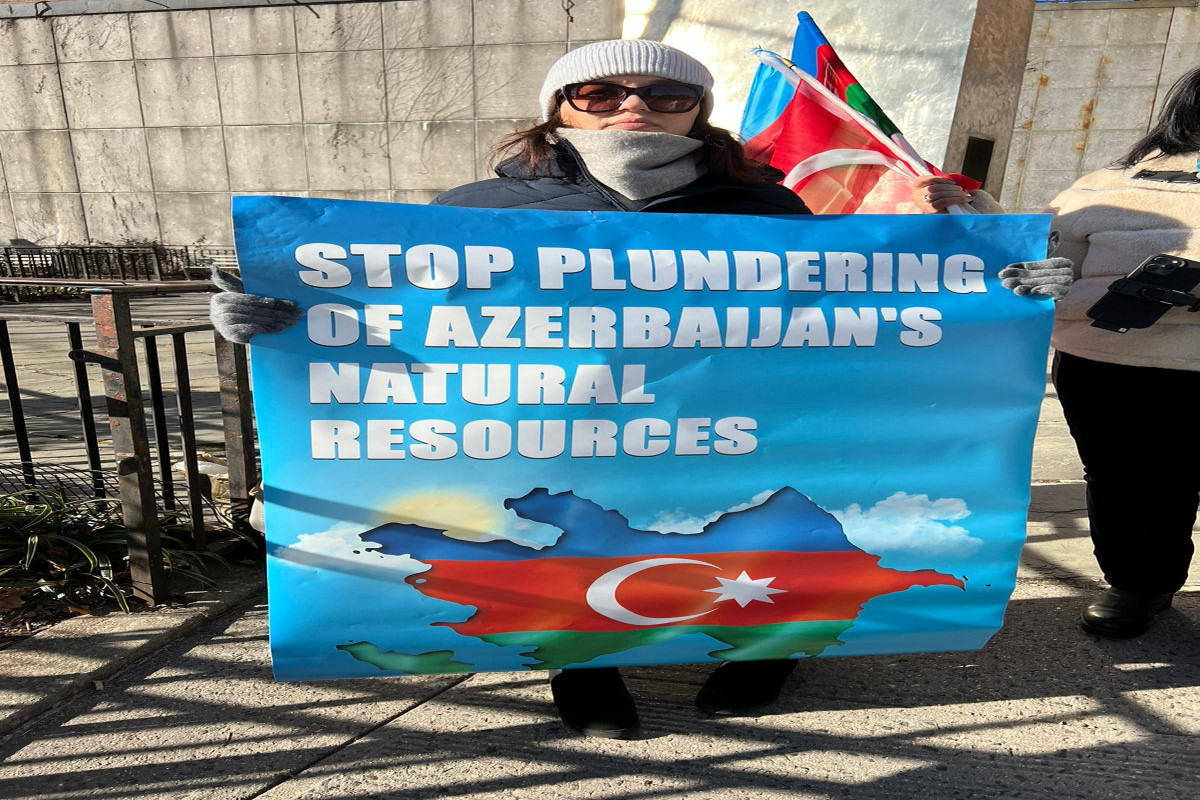 Азербайджанцы Нью-Йорка провели перед зданием ООН акцию против незаконной эксплуатации месторождений-ФОТО 