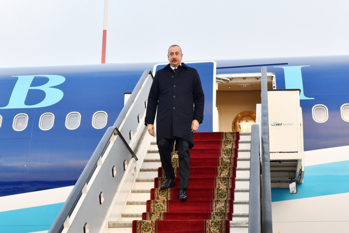 Президент Азербайджана прибыл с рабочим визитом в Санкт-Петербург