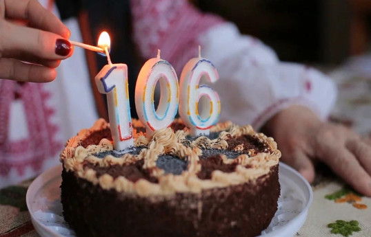 Женщина отметила 106-й день рождения в казино и раскрыла секрет долголетия