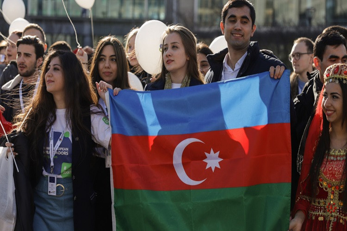 Сформировавшаяся молодежь, призывает Азербайджан к устойчивому развитию  – ЕСТЬ МНЕНИЕ
