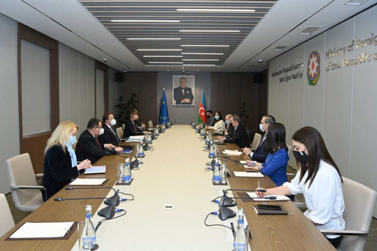 ЕС выделил Азербайджану 2 миллиарда евро