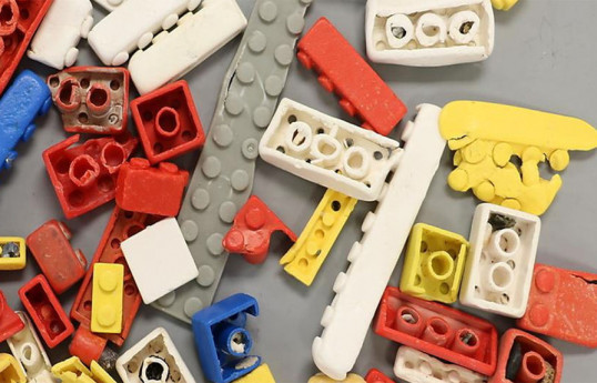 Британка 25 лет собирала утонувшие в море детали Lego