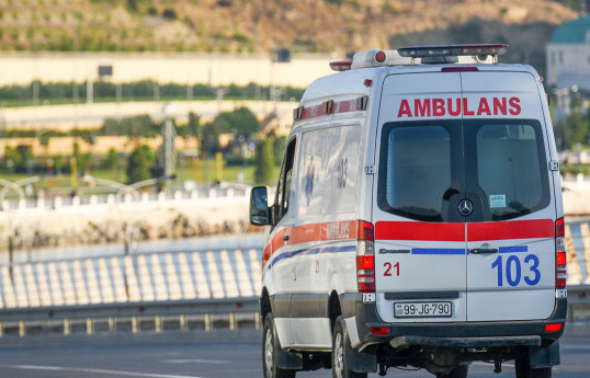 В Азербайджане первоклассник скончался от удара током во дворе школы