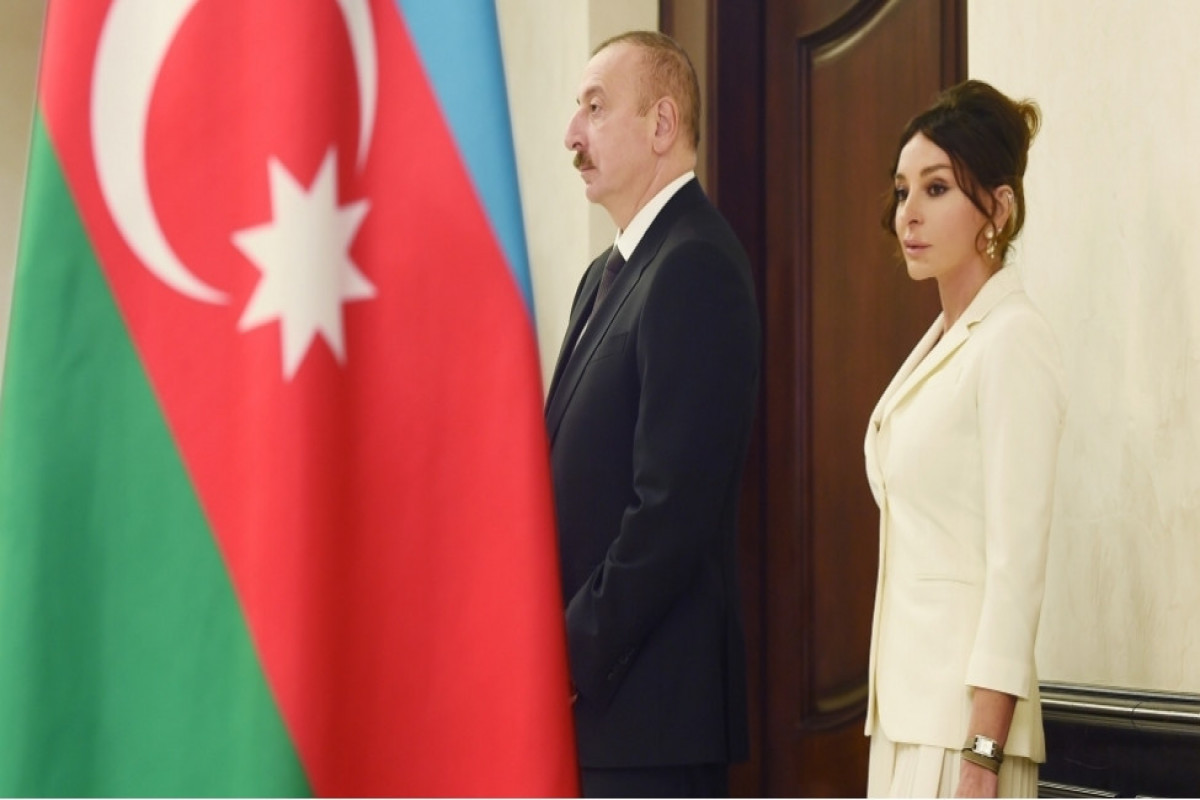 Ильхам Алиев и первая леди Мехрибан Алиева совершили поездку в Агдамский район