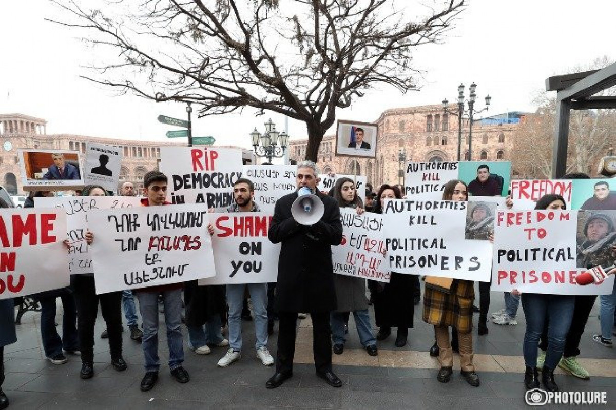 Протесты в Ереване против азербайджанских депутатов