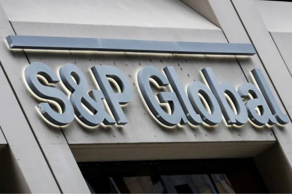 S&P понизило кредитные рейтинги России и Украины