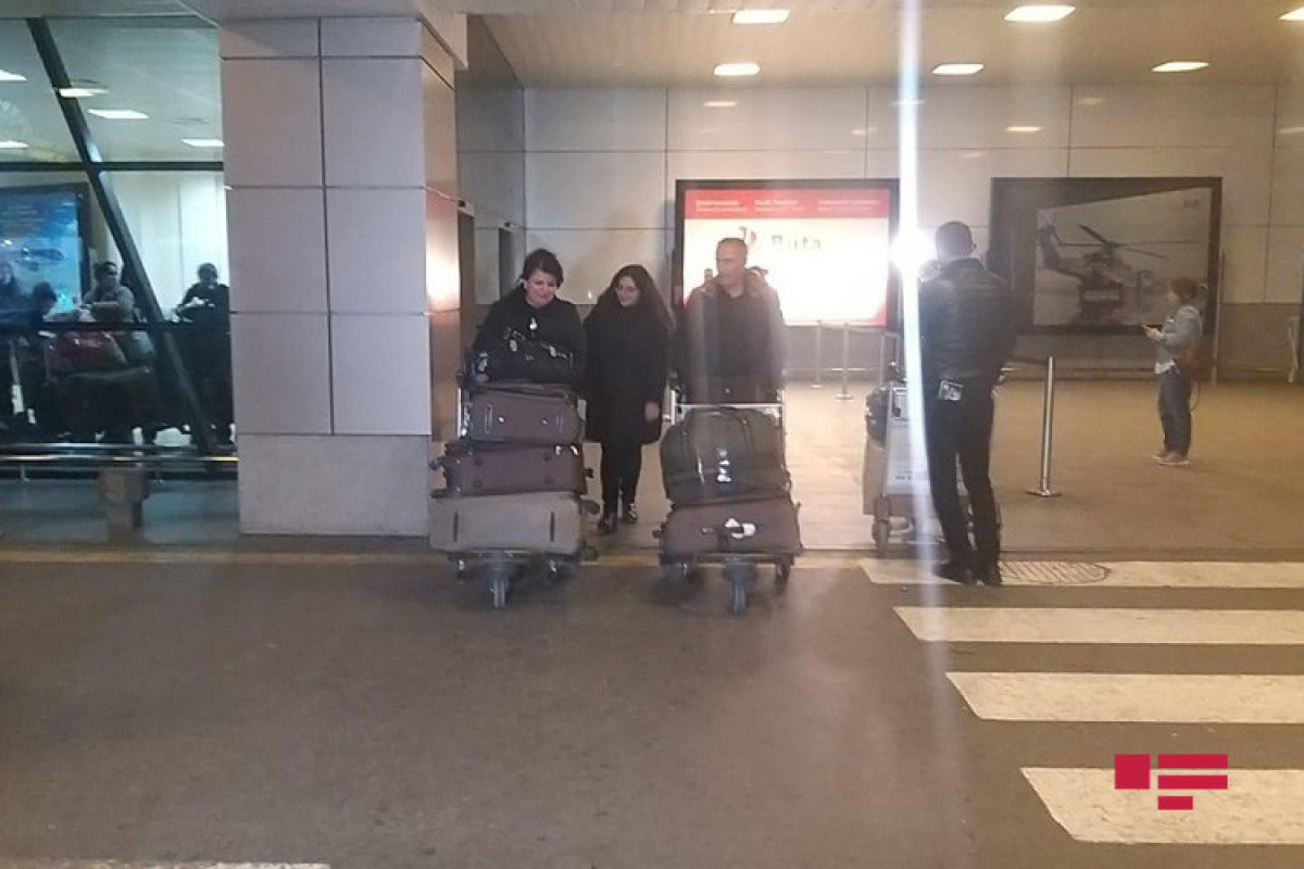 В Баку прибыла группа граждан Азербайджана с Украины -ФОТО 