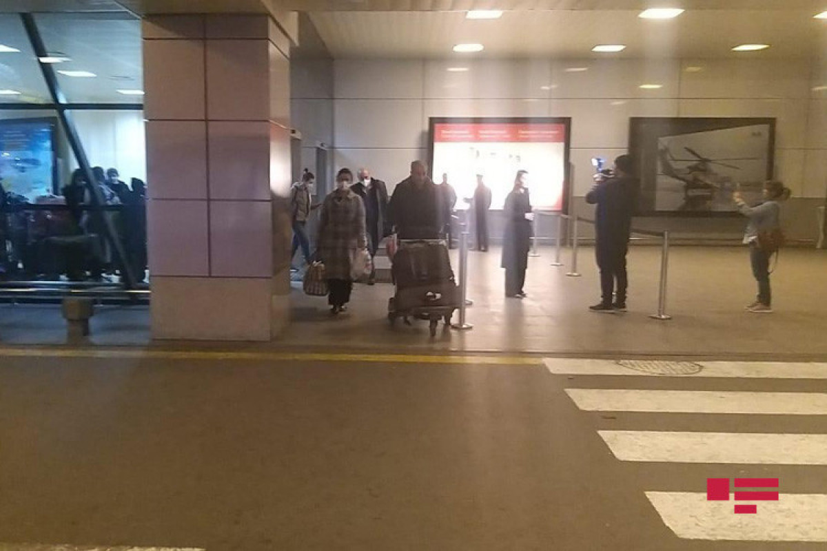 В Баку прибыла группа граждан Азербайджана с Украины -ФОТО 