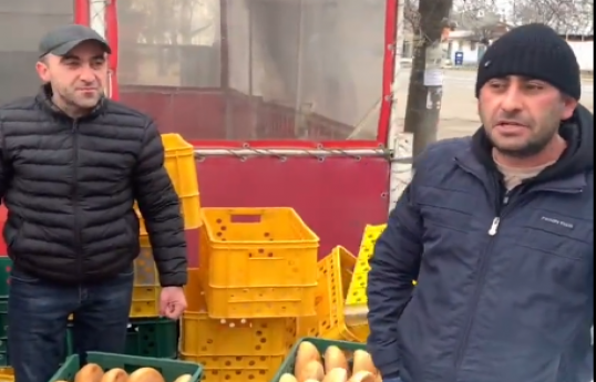 Азербайджанцы в Одессе раздают бесплатный хлеб-ВИДЕО 