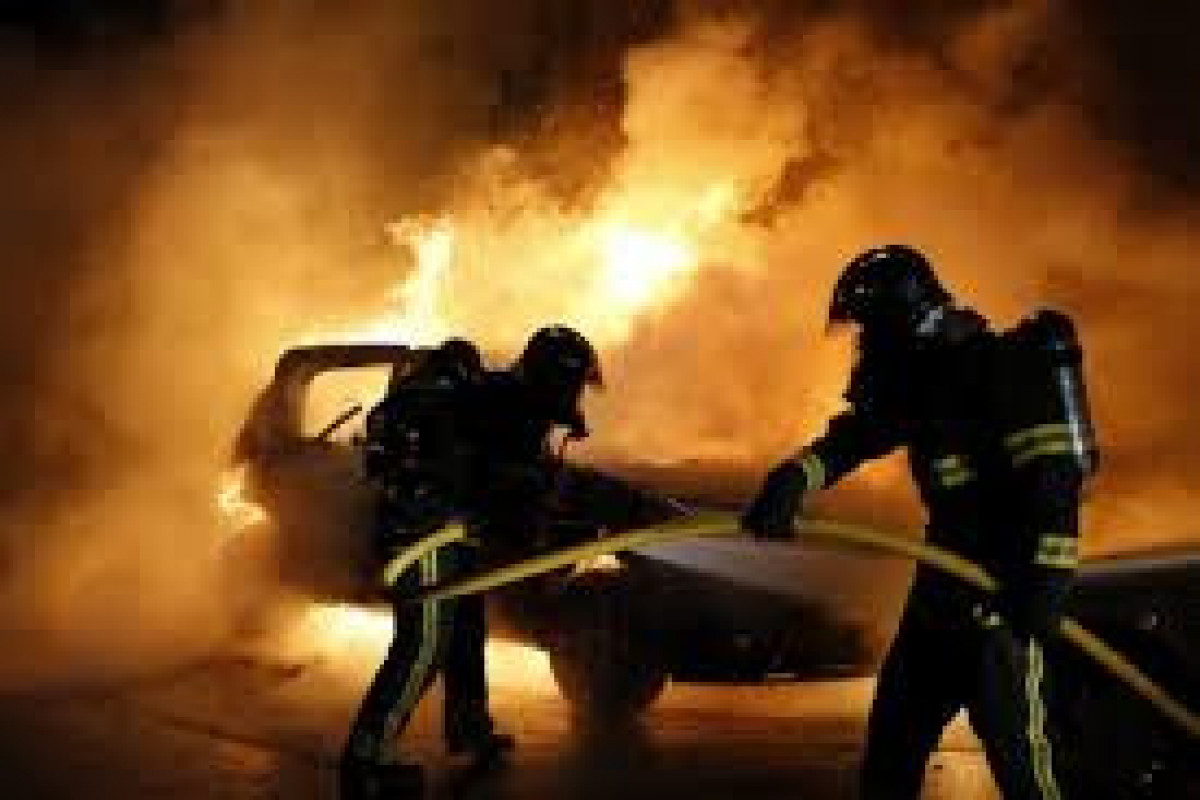 Во Франции в новогоднюю ночь подожгли около 900 автомобилей