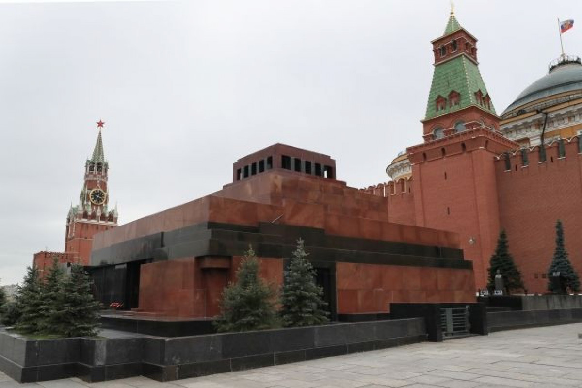 В Госдуме предложили убрать могилы вождей СССР с Красной площади