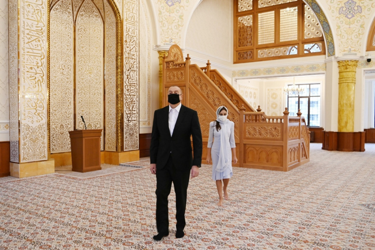Ильхам Алиев и Мехрибан Алиева посетили новое здание мечети «Ханым Фатимейи Захра»-ФОТО 
