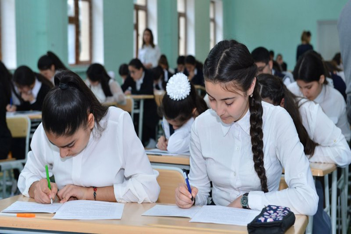 Электронный перевод школьников в Азербайджане временно приостанавливается