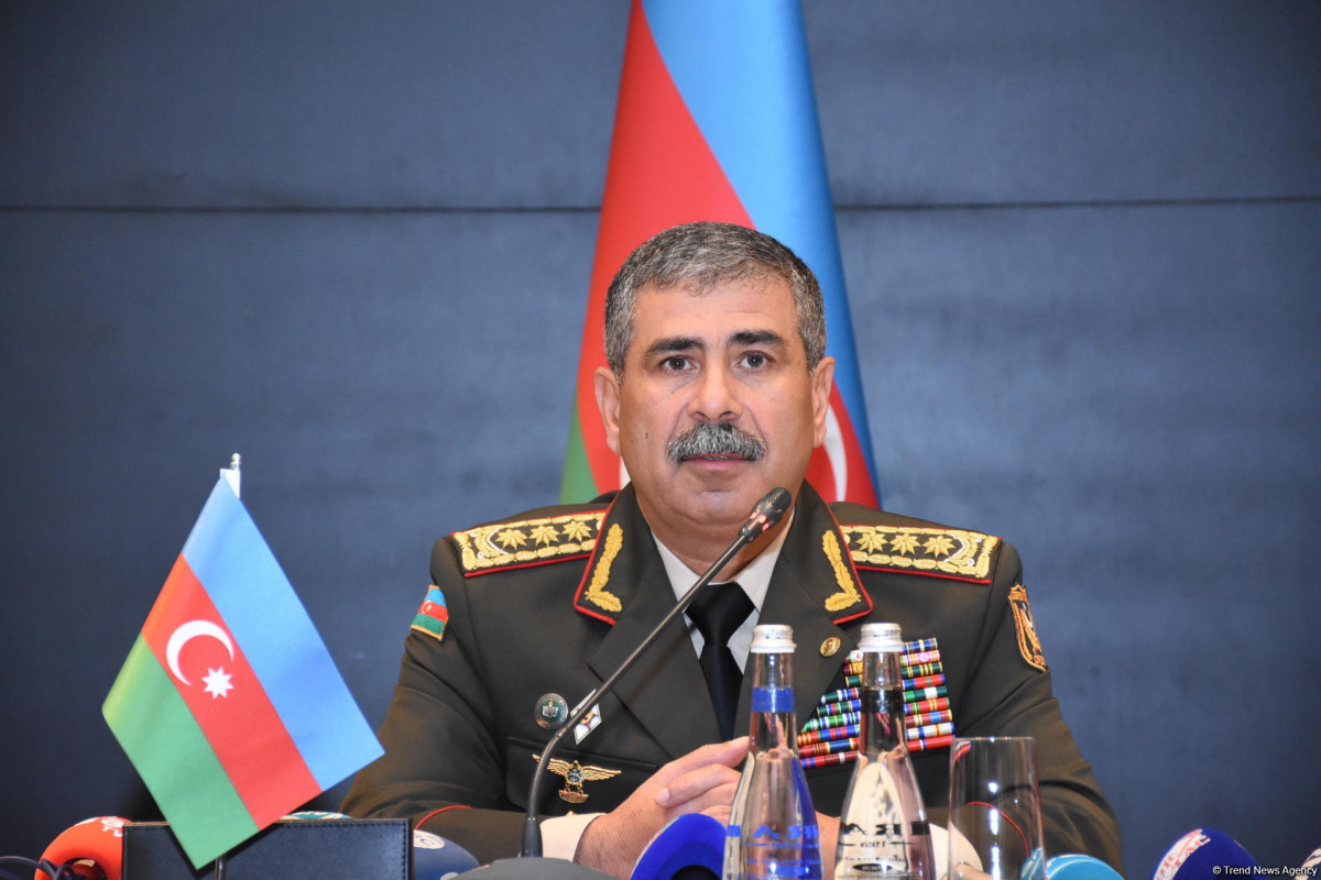 Глава Минобороны Азербайджана выразил соболезнования Турции