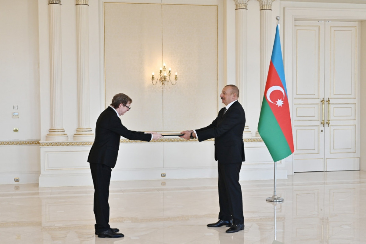 Президент Азербайджана принял верительные грамоты послов Кореи и Алжира -ФОТО 