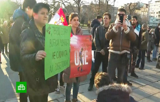 Массовые акции в поддержку теннисиста Джоковича прошли в Австралии