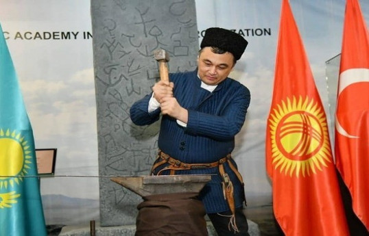 Примаков отказался от сотрудничества с новым министром информации Казахстана