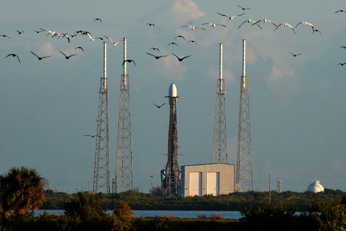 Ракета SpaceX вывела на орбиту 105 мини-спутников