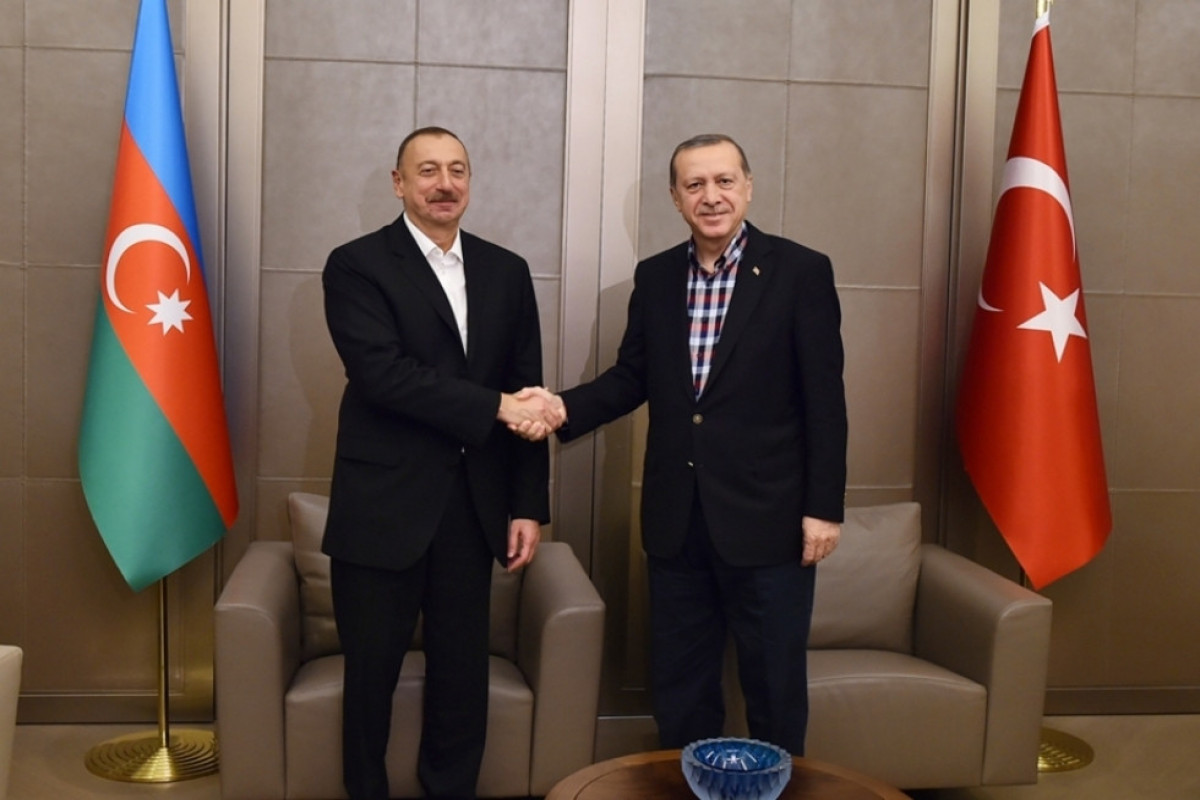 Ильхам Алиев поздравил Эрдогана с 30-летием установления дипломатических отношений между Азербайджаном и Турцией