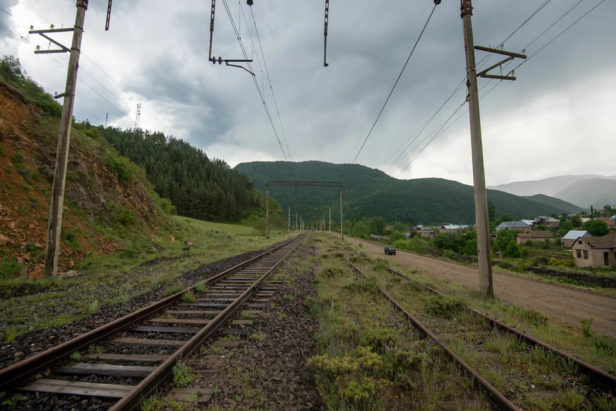 Пашинян создал рабочую группу по восстановлению железнодорожной линии Араздейен-Мегри