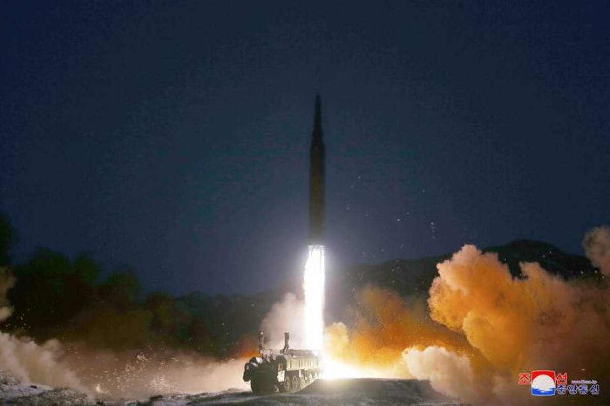 Северная Корея вновь запустила неопознанный снаряд
