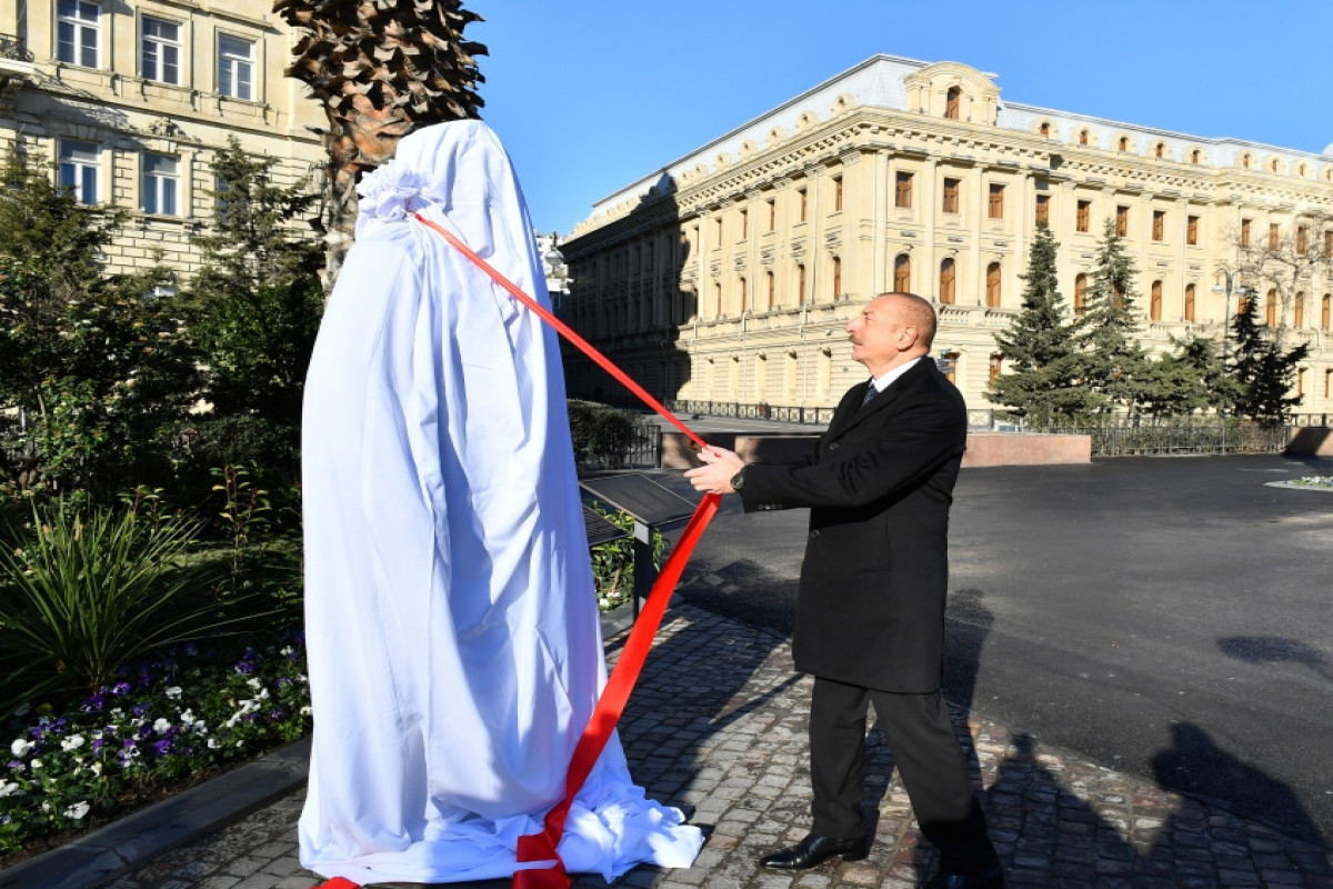 Ильхам Алиев принял участие в открытии памятника Гаджи Зейналабдину Тагиеву