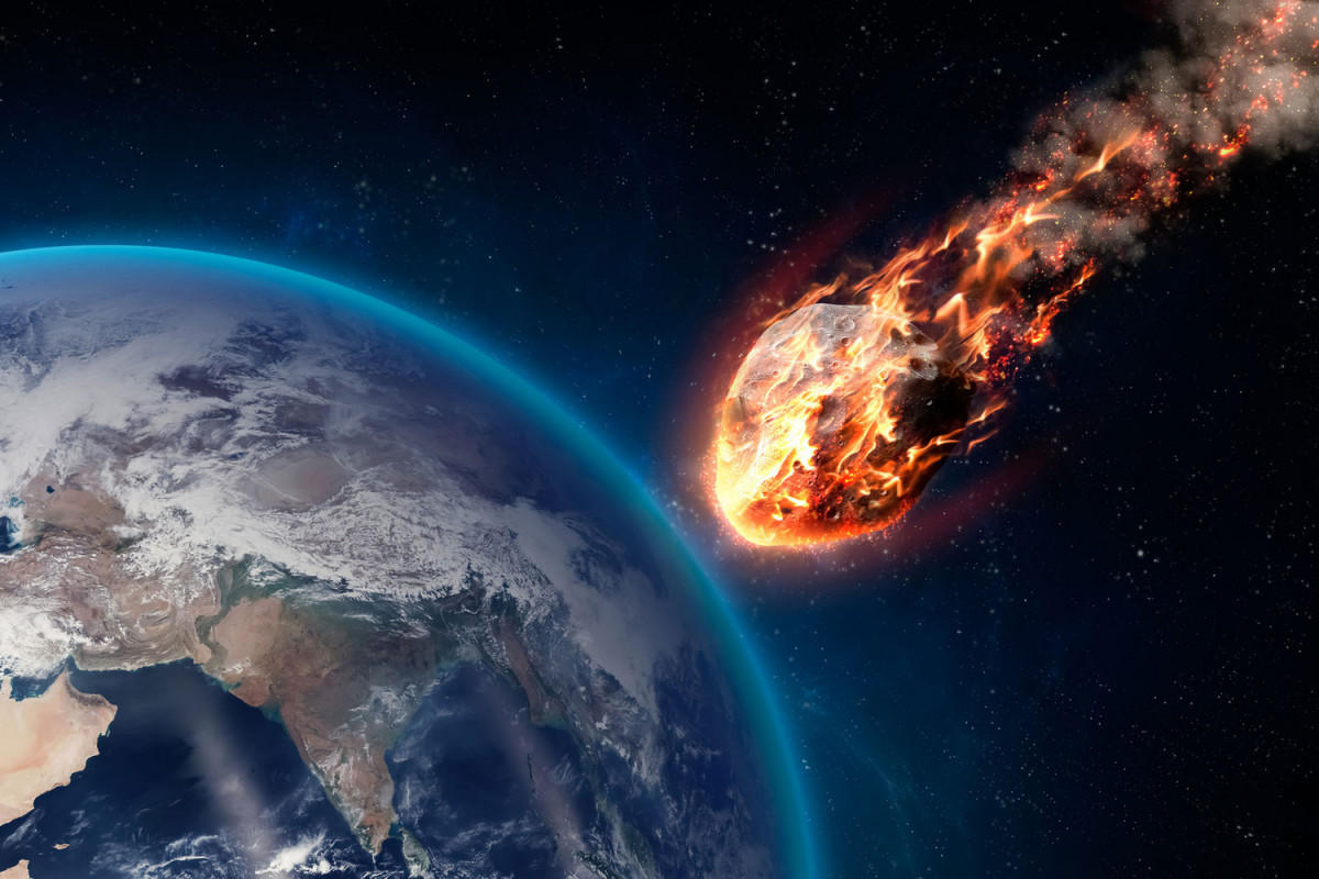 Появилось видео пролета потенциально опасного астероида рядом с Землей