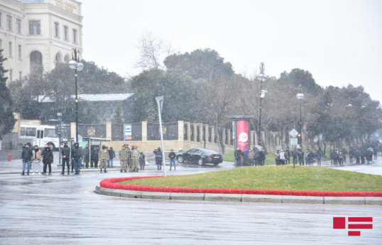 В Азербайджане минутой молчания почтили память жертв трагедии 20 Января-ФОТО 