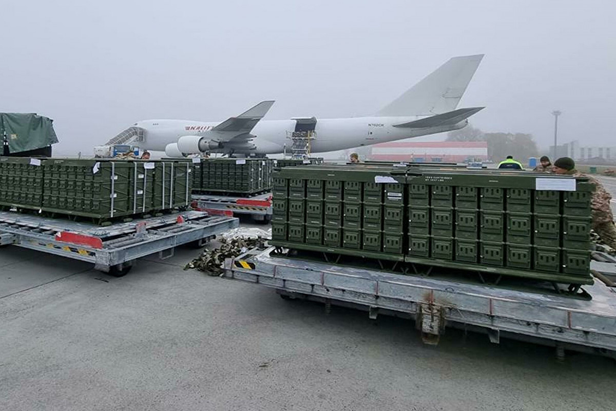 Борт ВВС США доставил в Киев в воскресенье более 80 тонн оружия