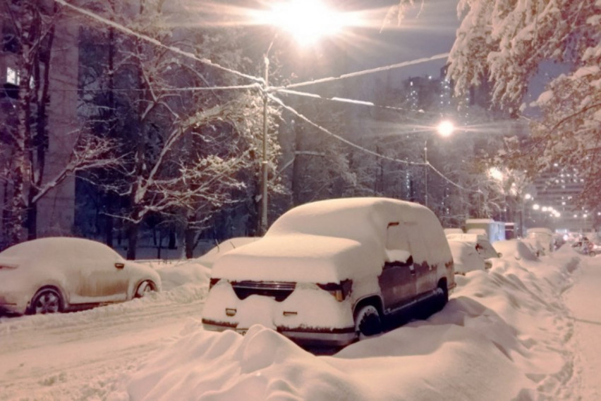 В Греции из-за снегопада в пробке застряли три тысячи автомобилей
