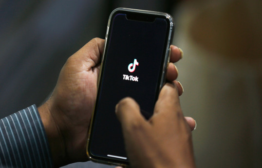 Ученые раскрыли вред TikTok для психики и памяти подростков