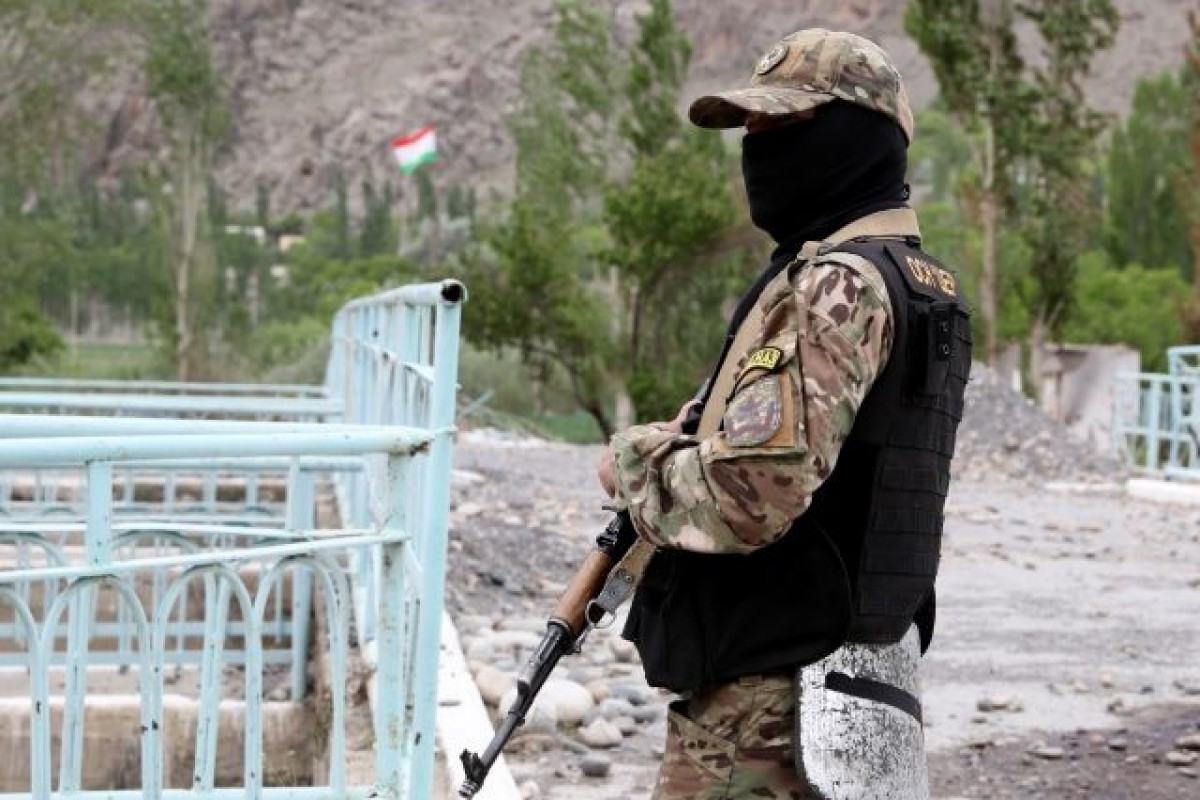 Кыргызстан и Таджикистан начали переговоры после перестрелки на границе