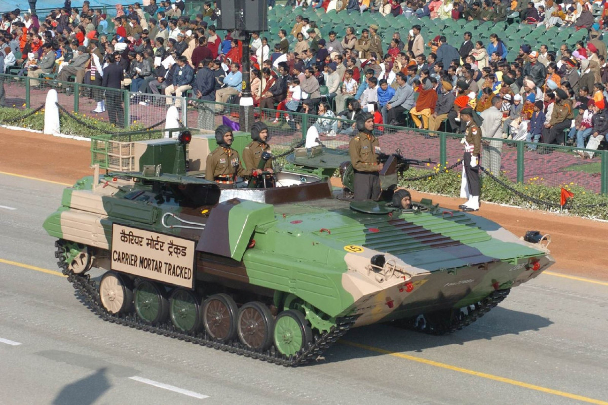 На параде в Индии показали советский плавающий танк-ВИДЕО 