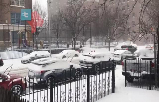 Сильная метель обрушилась на Нью-Йорк-ВИДЕО 